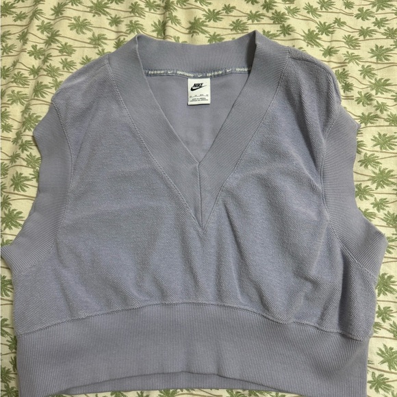 Nike Reverse French Terry Crop Lilac Sleeveless Women’s Top - Picture 2 of 4